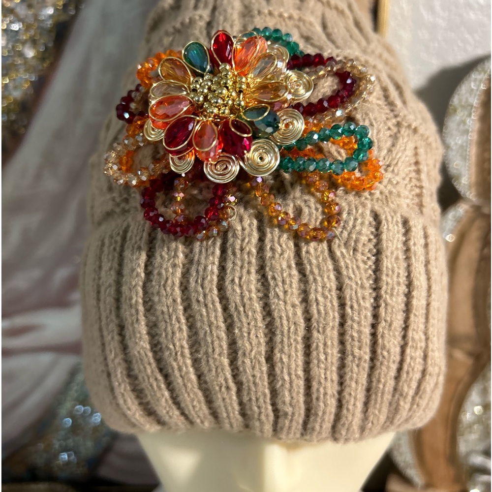 Woman knit winter beanie